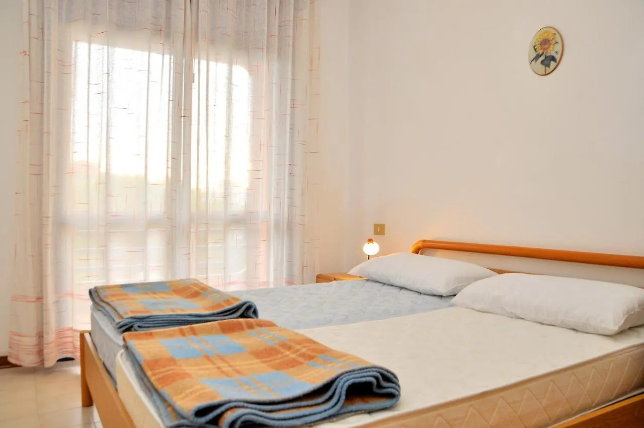 Condominio Tonin B Bibione 0*,  Włochy